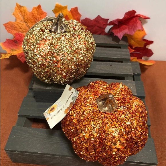 🍁 2 SEQUIN ADORNED PUMPKINS 🍁 - Picture 2 of 3